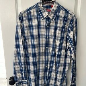 Izod Button down Blue Plaid size M